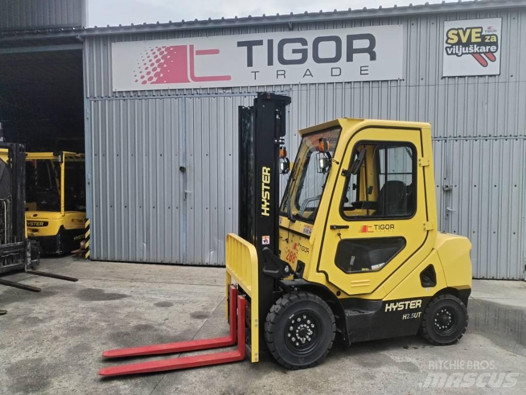 Hyster H2.5UT Diesel trucks