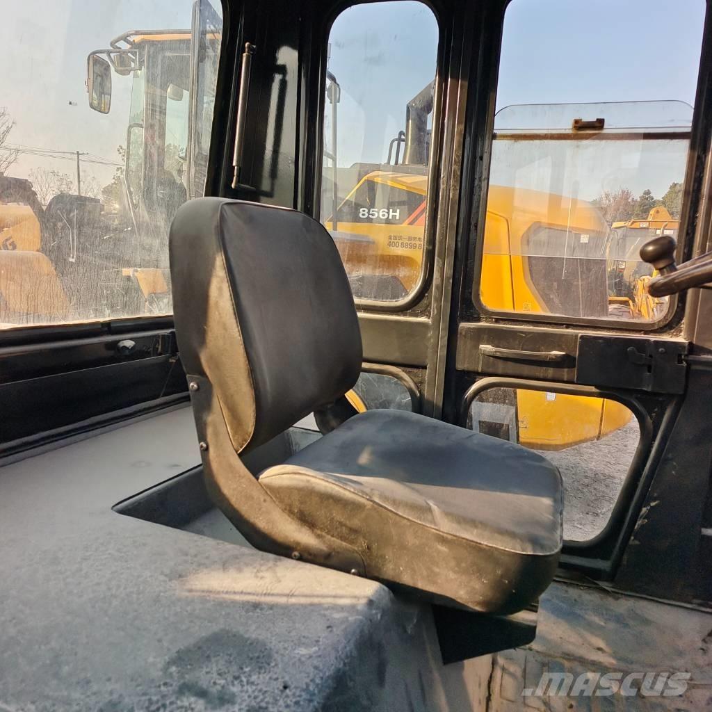 TCM FD 100 Diesel trucks