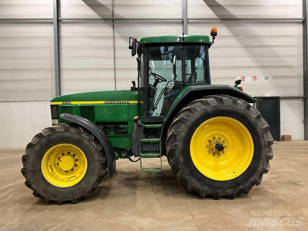 John Deere 7710 Tractors