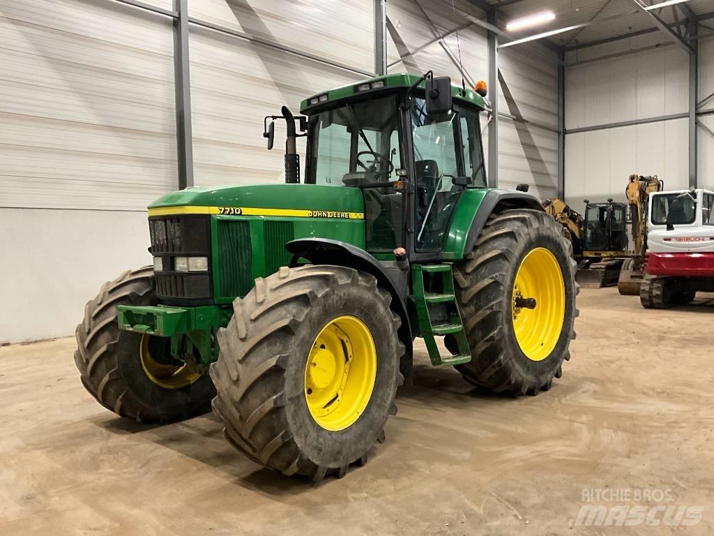 John Deere 7710 Tractors