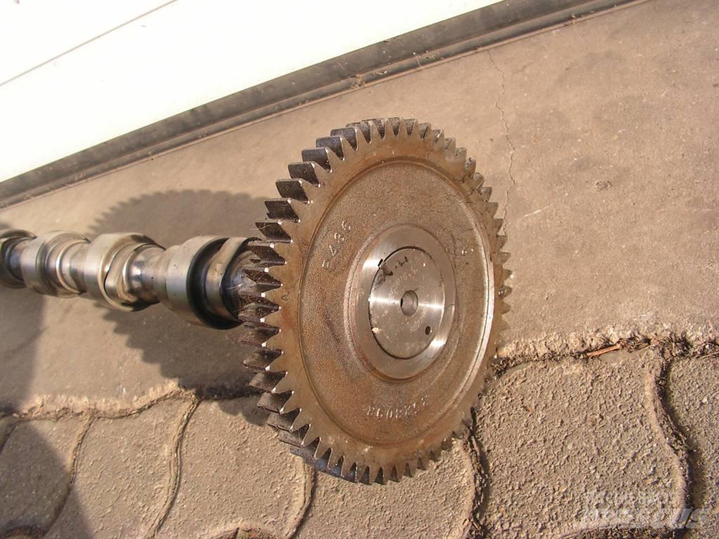 John Deere 8245 R Engines