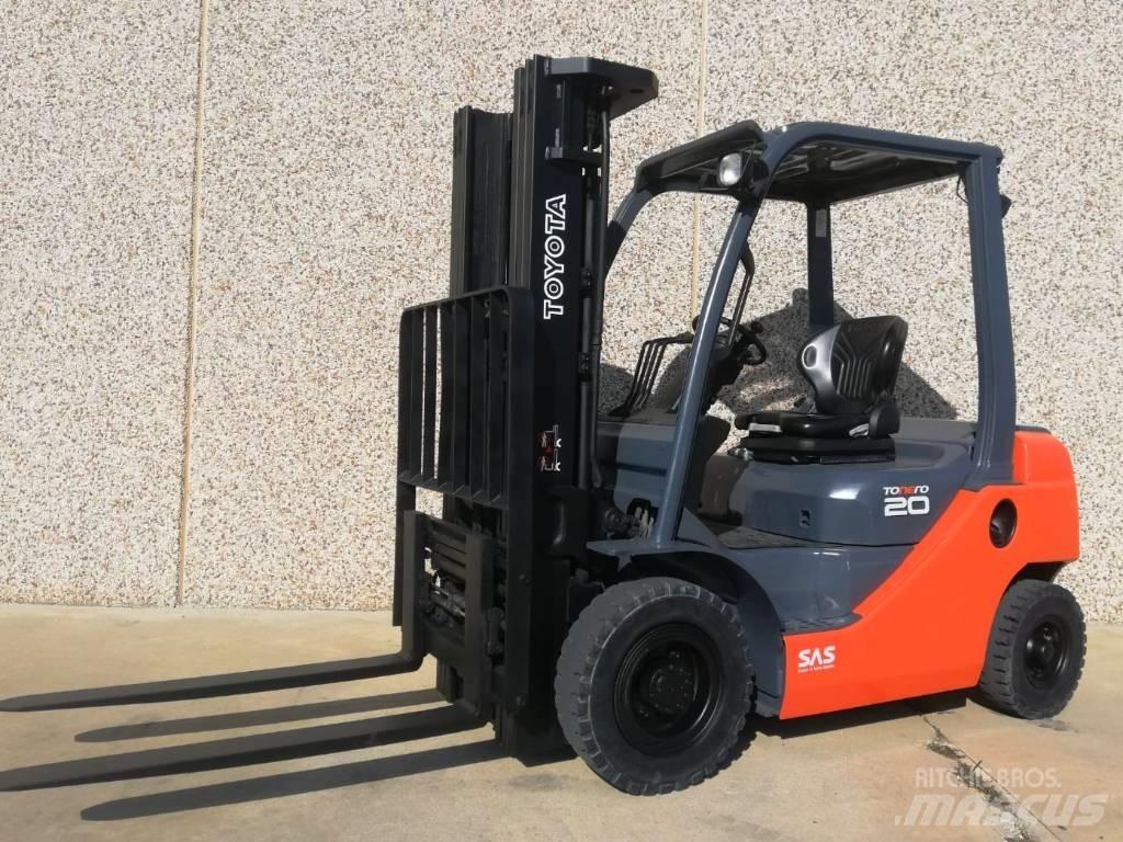 Toyota 02-8 FG F 20 LPG trucks