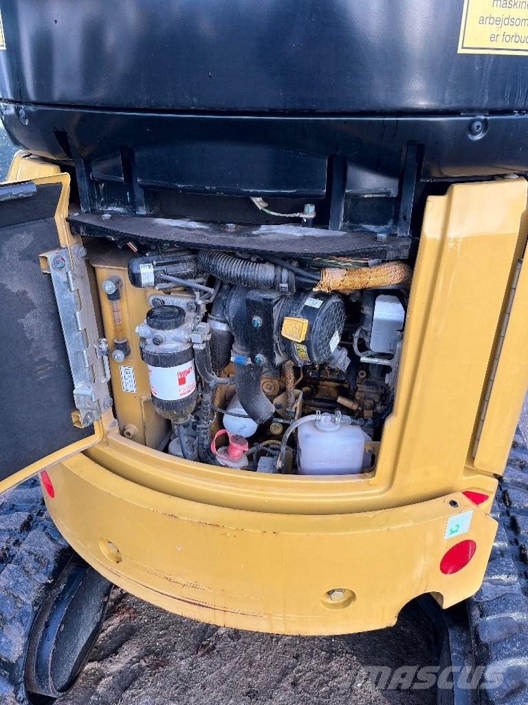 CAT 302 Mini excavators < 7t (Mini diggers)