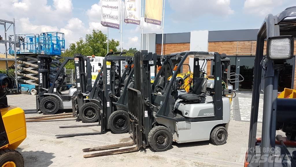 Nissan U1D2A25LQ LPG trucks
