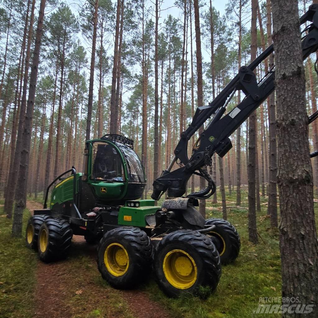 John Deere 1270E Harvesters