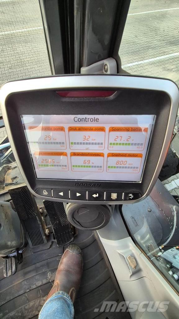Doosan DX 170W-5 Wheeled excavators
