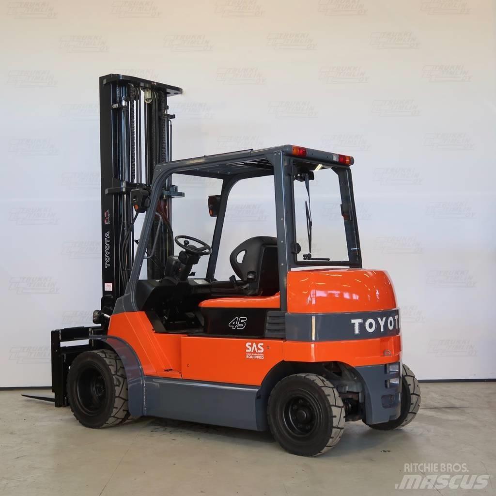 Toyota 7FBMF45 Electric forklift trucks