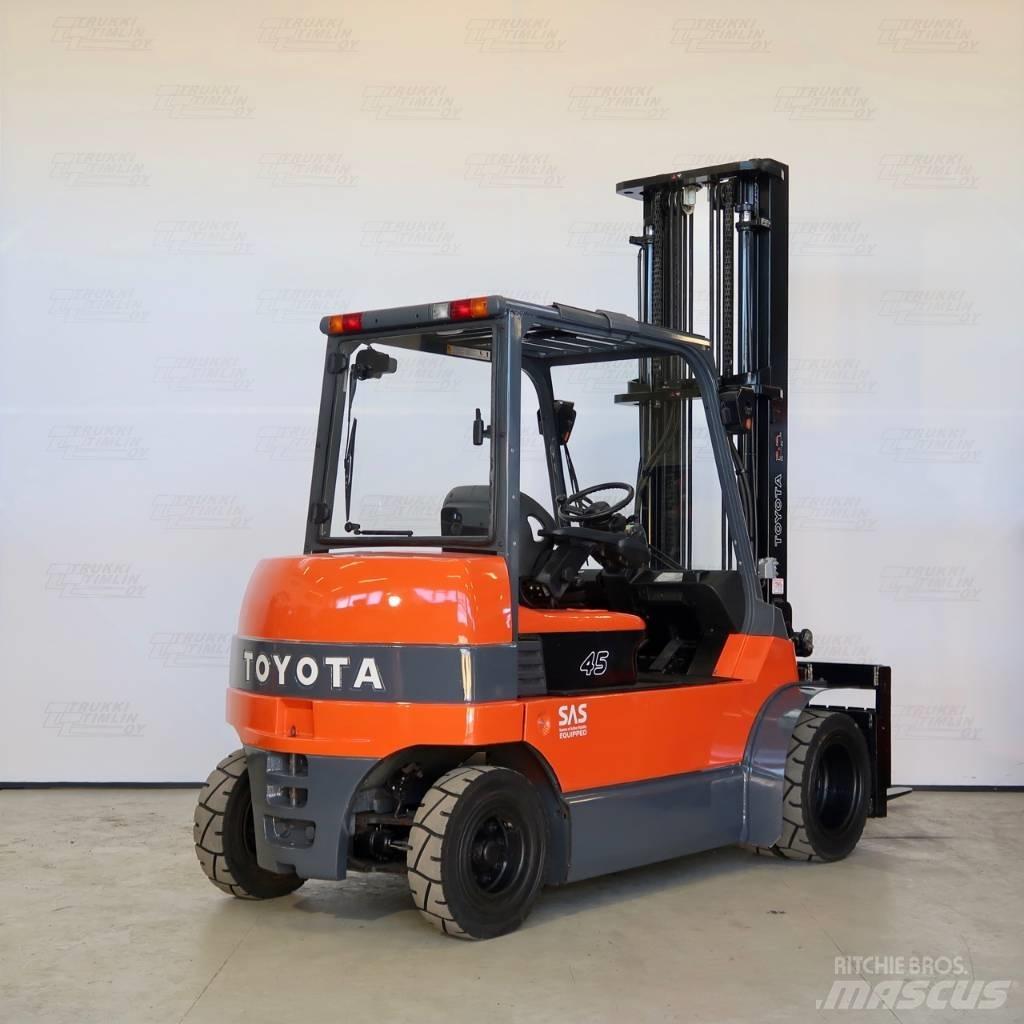 Toyota 7FBMF45 Electric forklift trucks