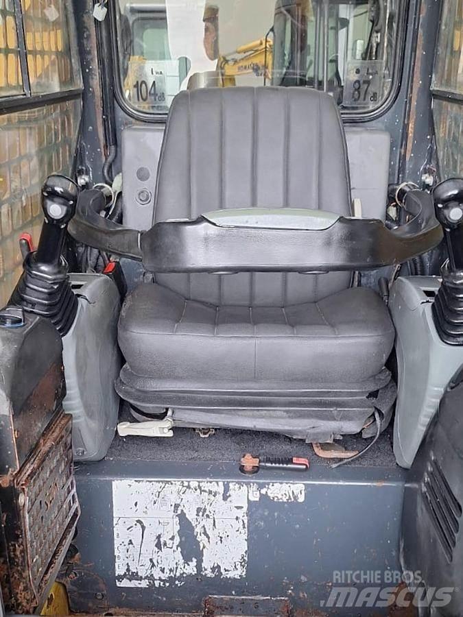 Komatsu CK35 Mini loaders