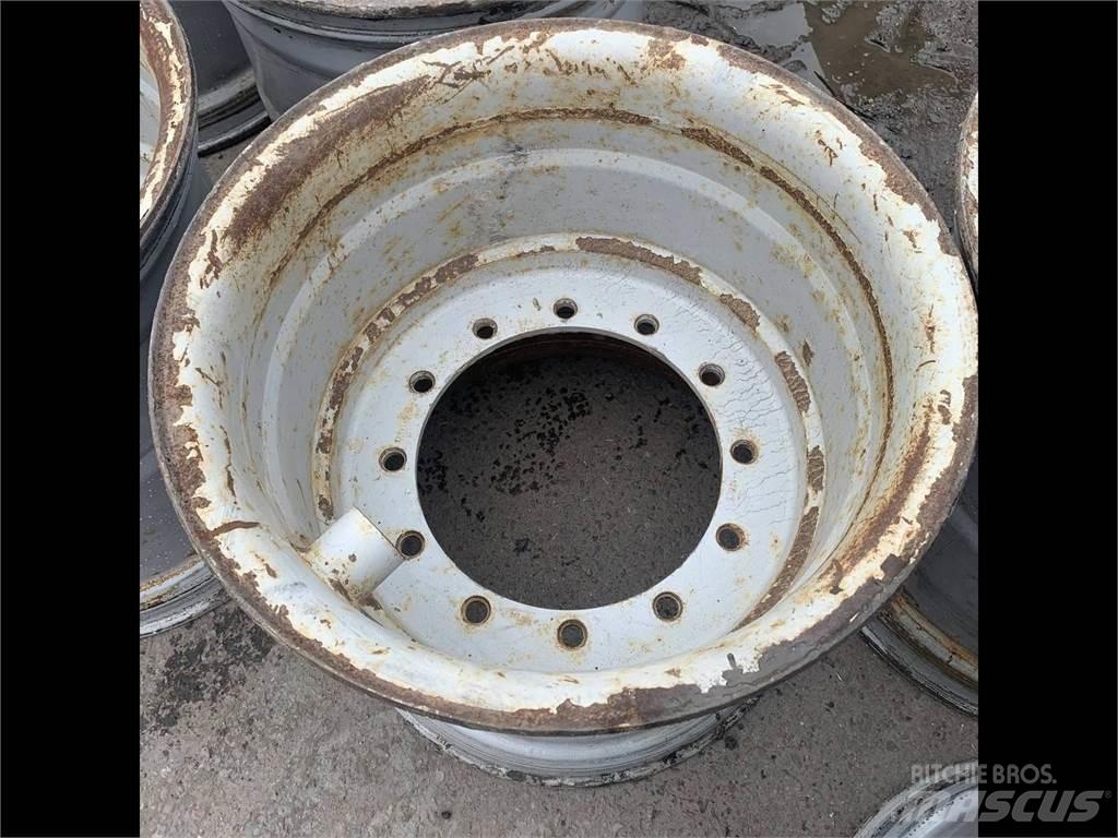 Gremo 1350 24x26,5 Tyres, wheels and rims