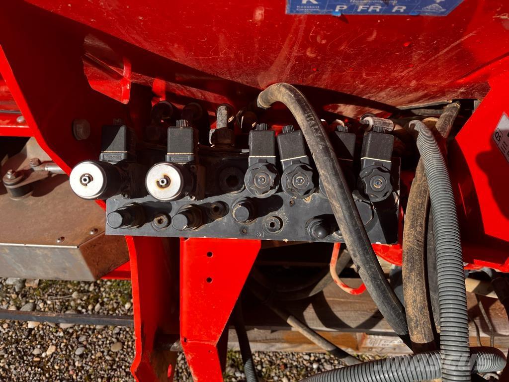 Rauch AXERA H/EMC Fertilizer sprayers