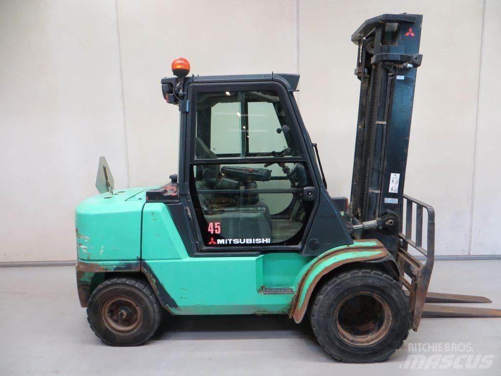 Mitsubishi FD45K Diesel trucks