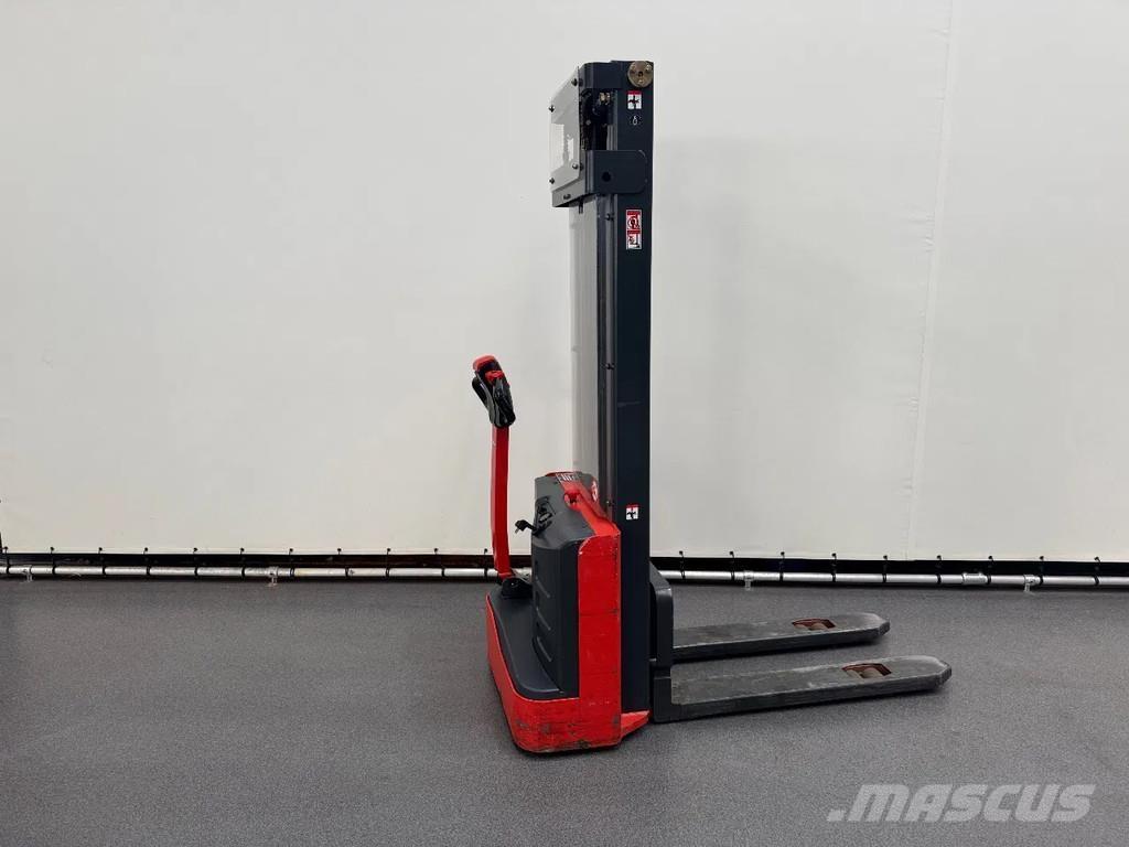 Linde ML 10 Pedestrian stacker