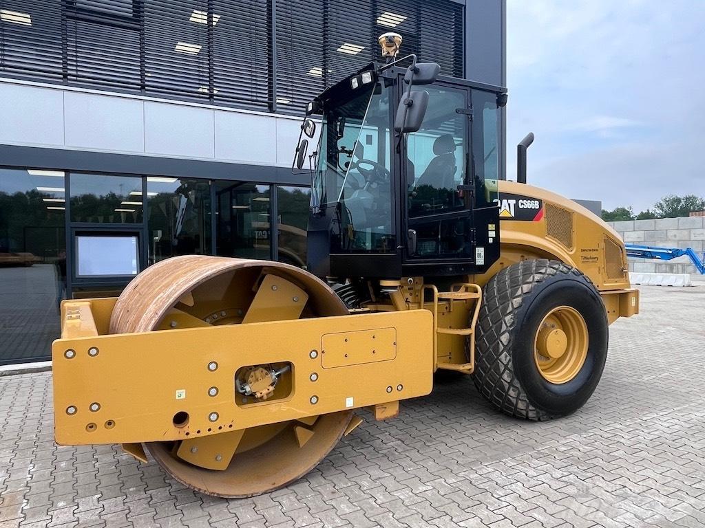 CAT CS66B Single drum rollers