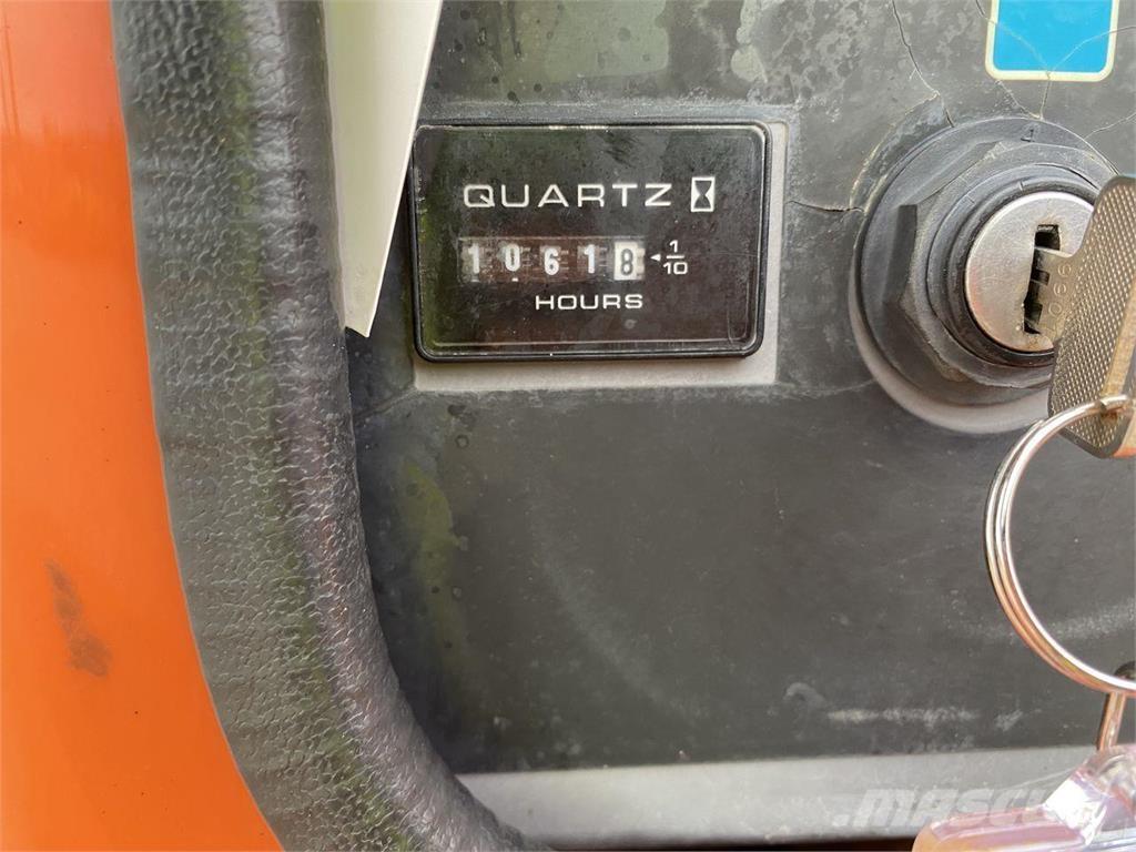 JLG 450AJ Articulated boom lifts