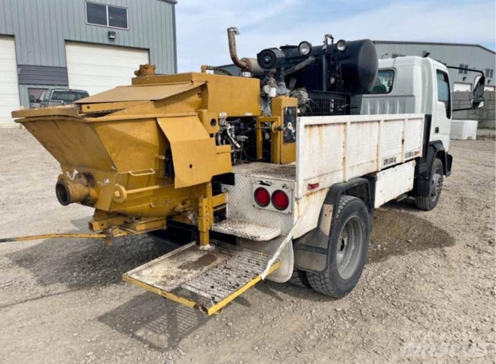 International CF600 Concrete pumps