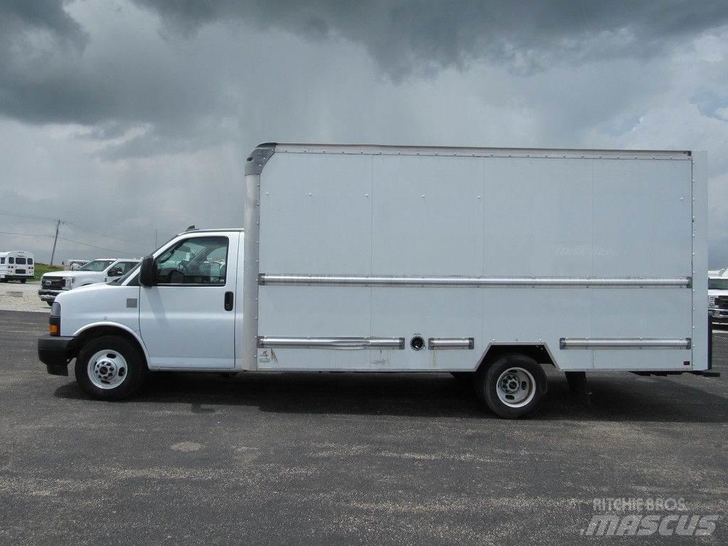 GMC Savana 3500 Box trucks