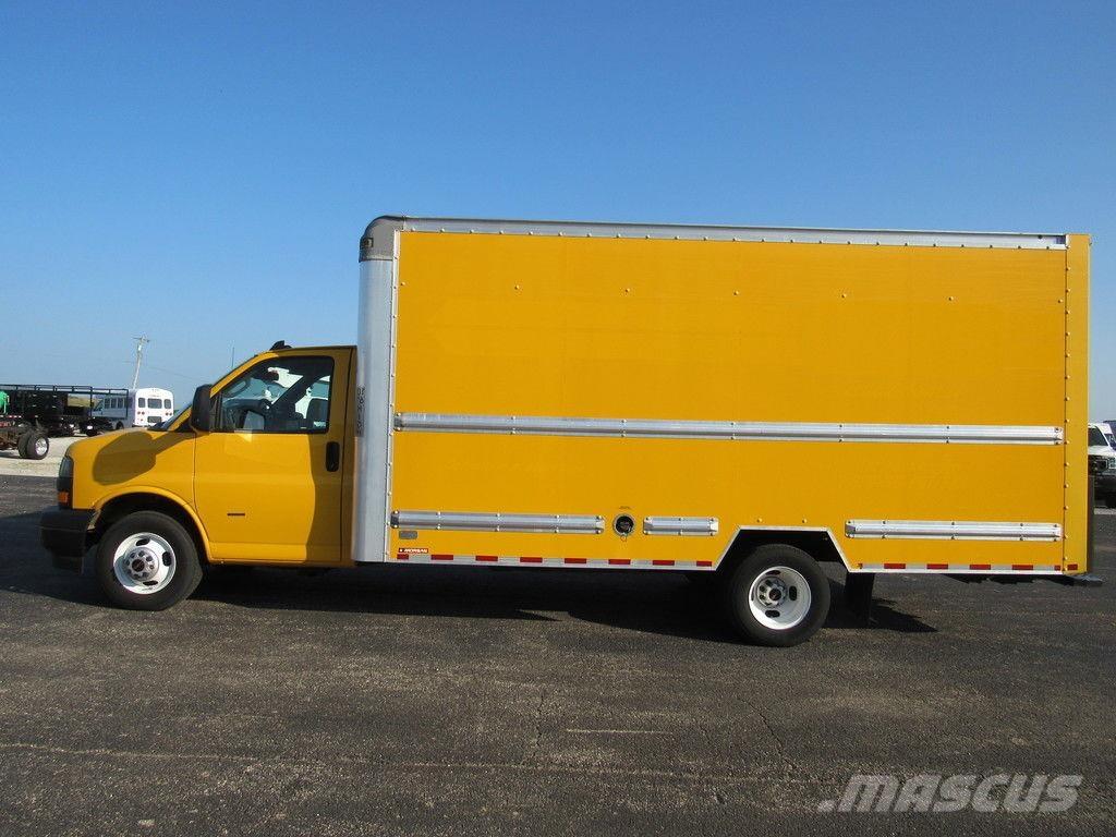 GMC Savana 3500 Box trucks