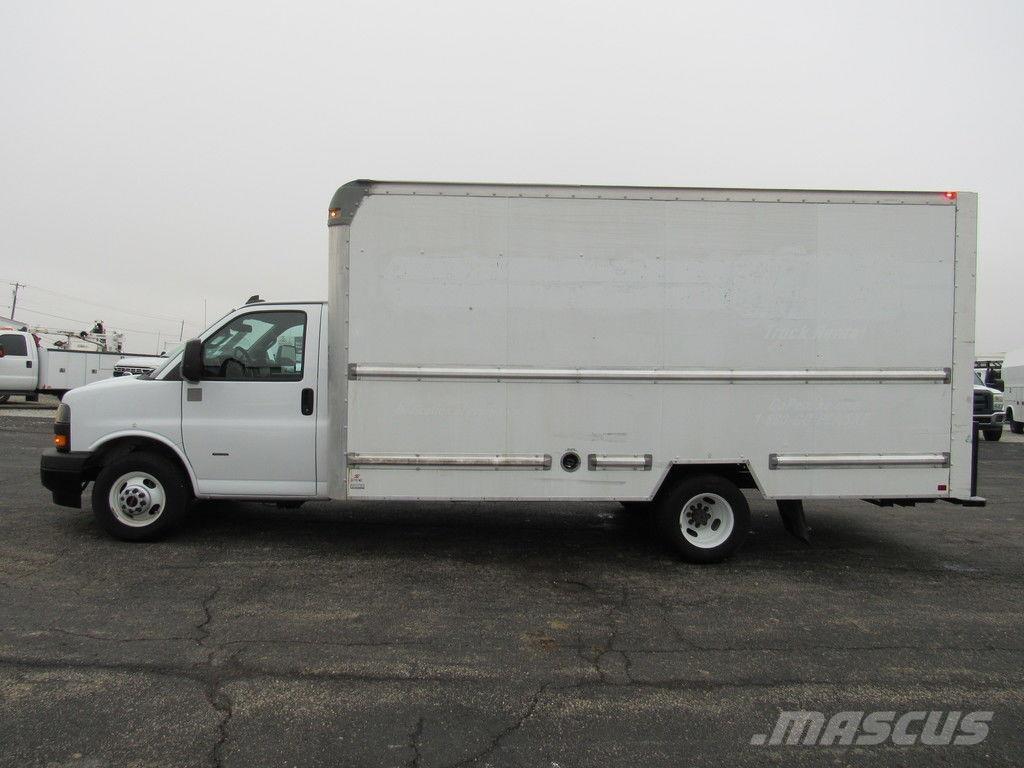 GMC Savana 3500 Box body trucks