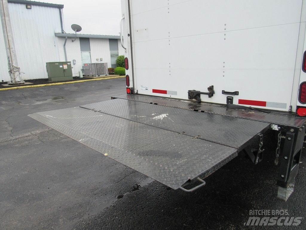 Isuzu NRR Box trucks