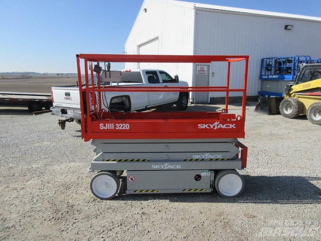 SkyJack SJ3220 Other components