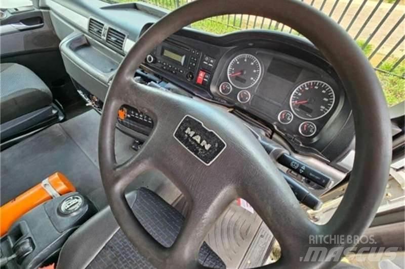 MAN 33 SERIES Other trucks