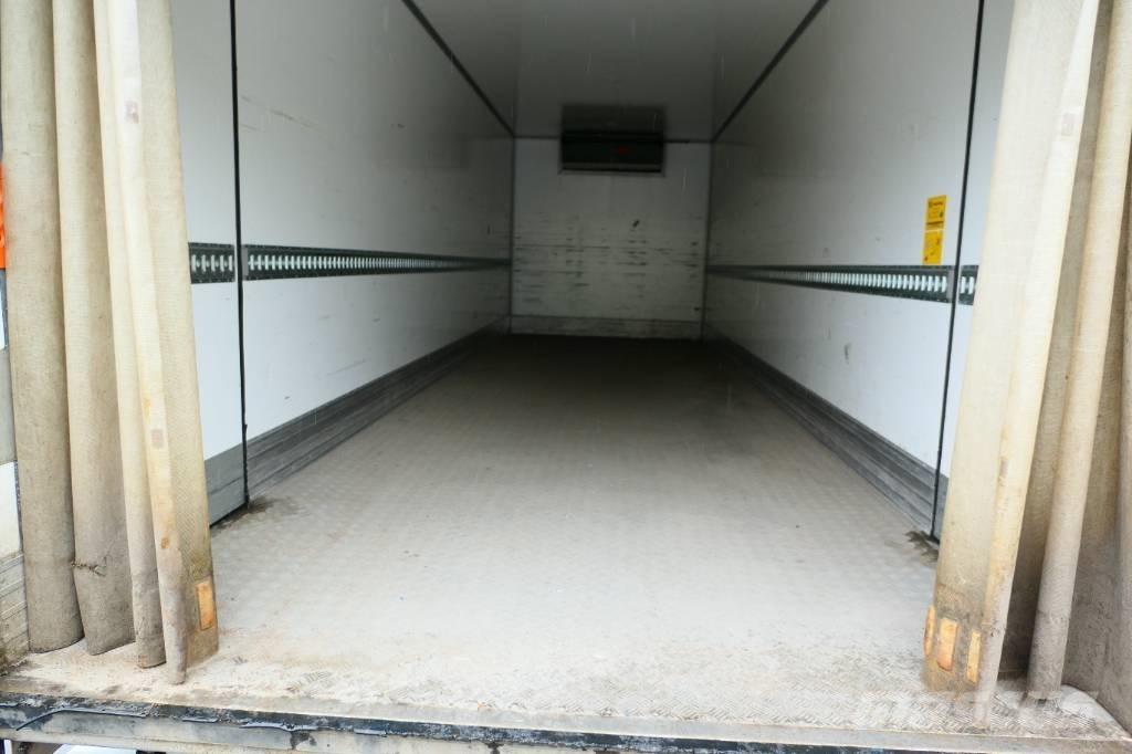Volvo FM 330 6x2*4 Temperature controlled trucks