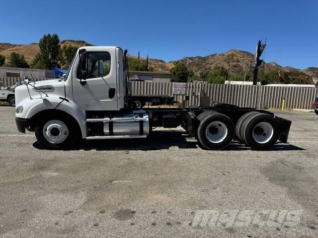 Freightliner M 112 Chassis Cab trucks