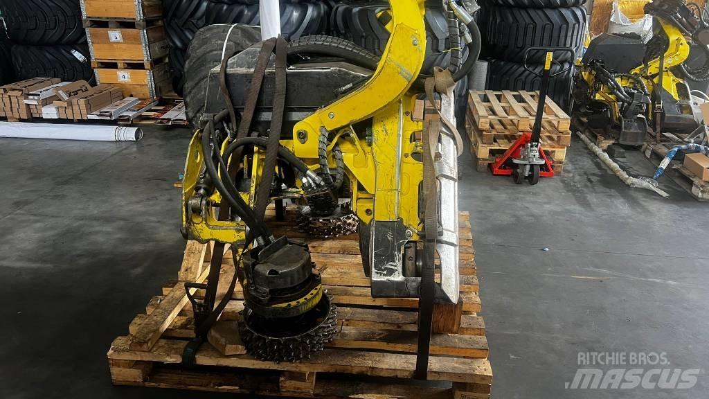 John Deere 480 C Harvester heads