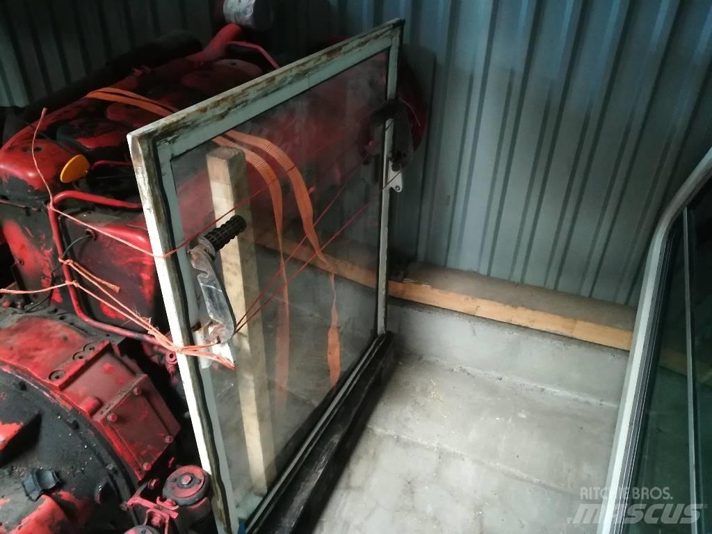 O&K RH 6 Cabins and interior