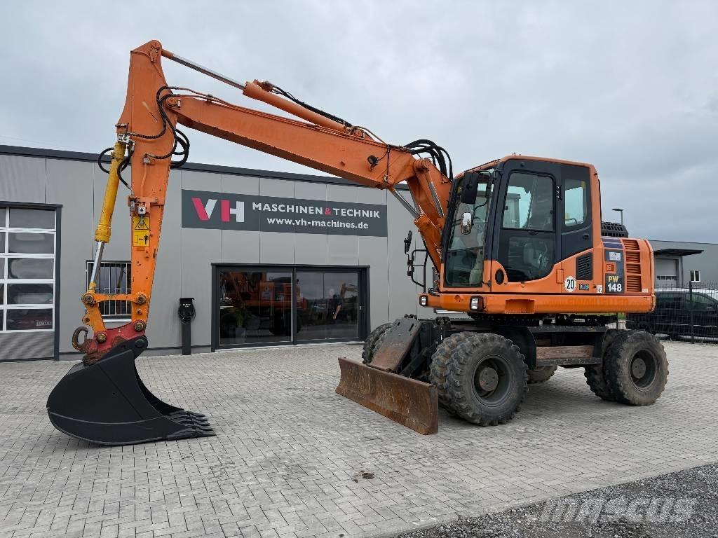 Komatsu PW 148-8 Wheeled excavators