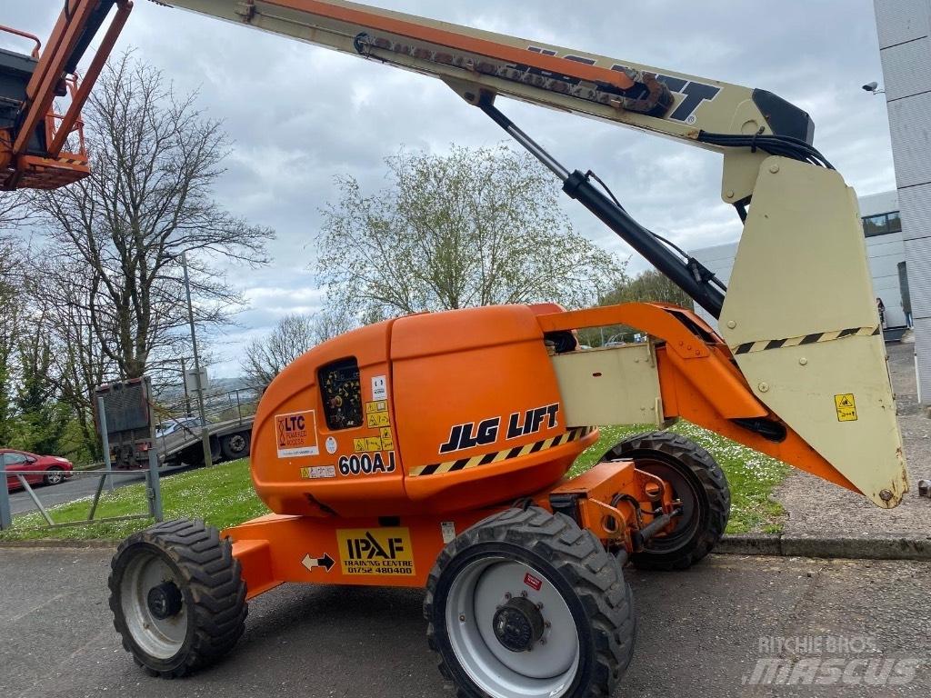 JLG 600 AJ Articulated boom lifts