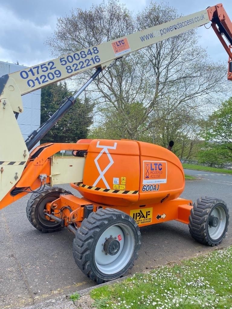 JLG 600 AJ Articulated boom lifts