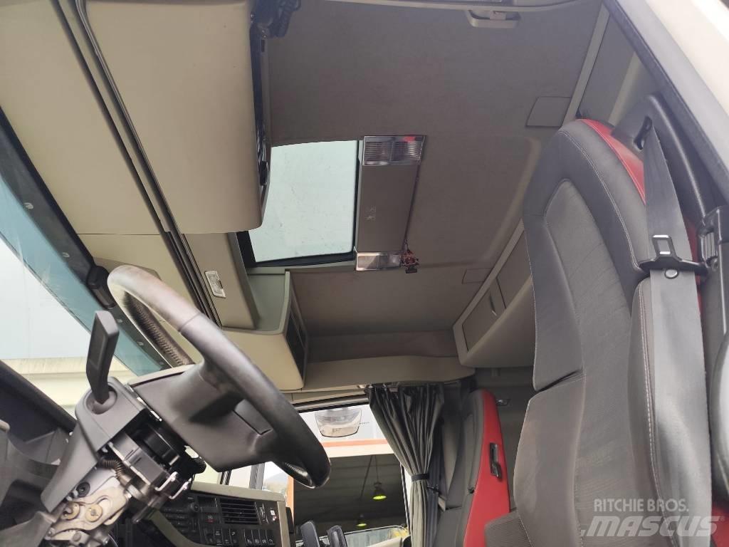 Volvo FH 13 540 Beavertail Flatbed / winch trucks