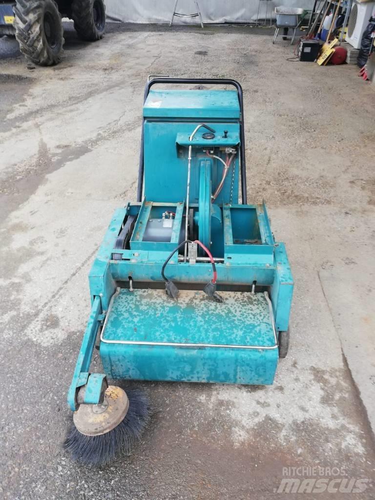 Tennant E42 Sweepers