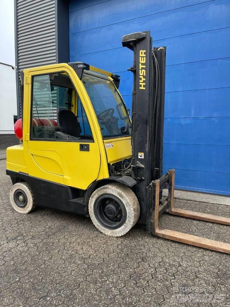 Hyster H 30 FT LPG trucks