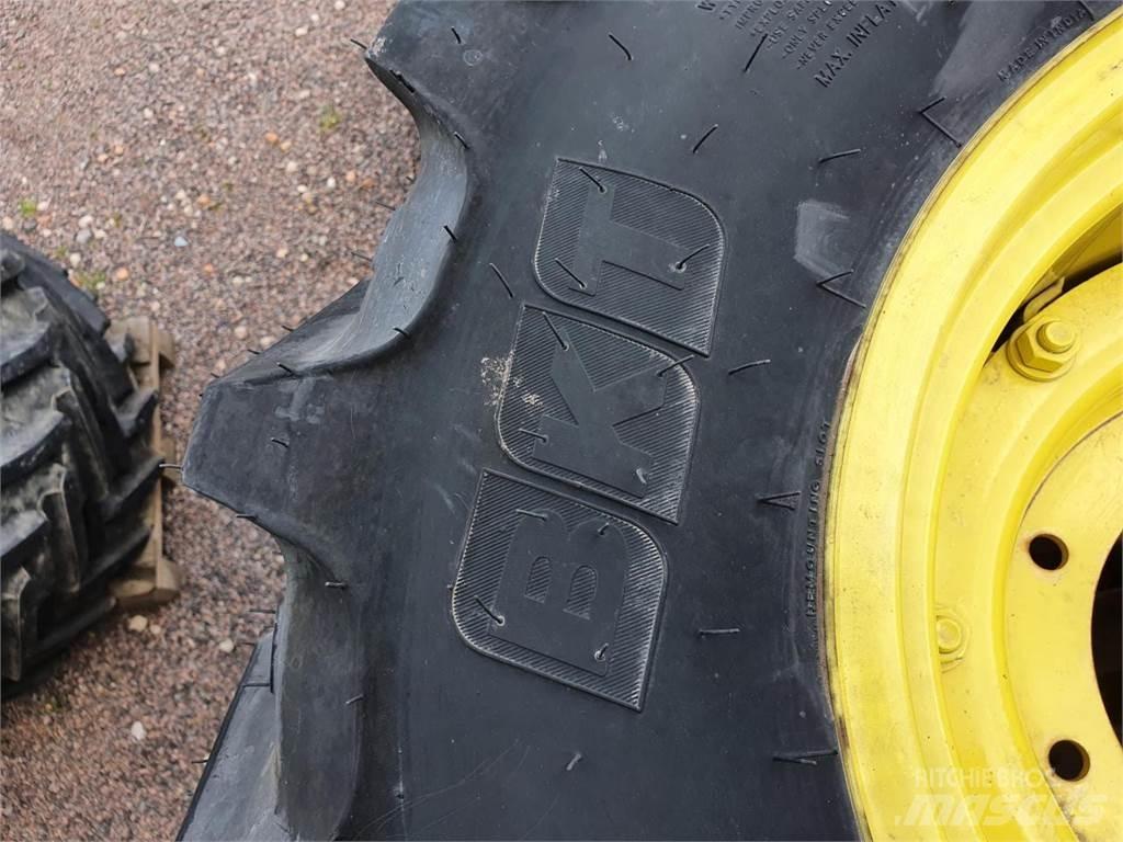 BKT 320/85R20 x2 Tyres, wheels and rims