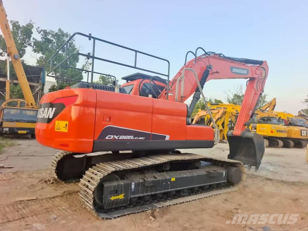 Doosan DX 225 LCA Crawler excavators