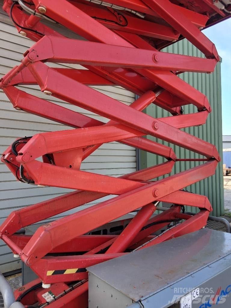 SkyJack SJ 6832 RT Scissor lifts