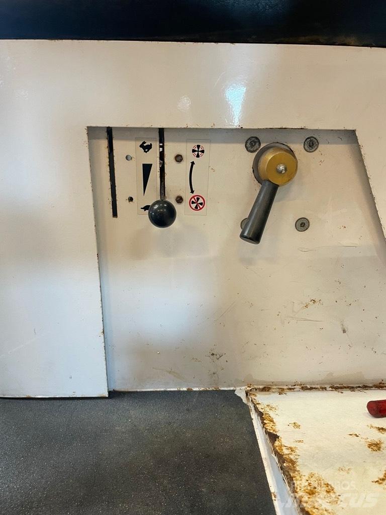 MAD VAC 101D Waste sorting equipment