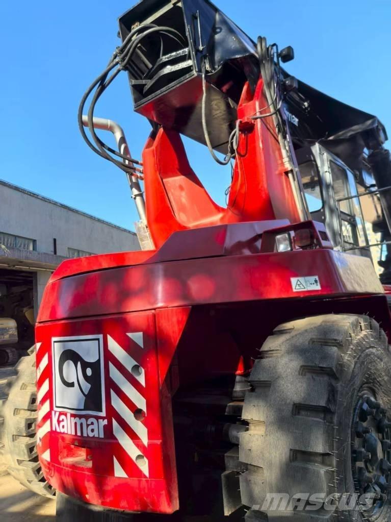 Kalmar DRT 450 Reach stackers