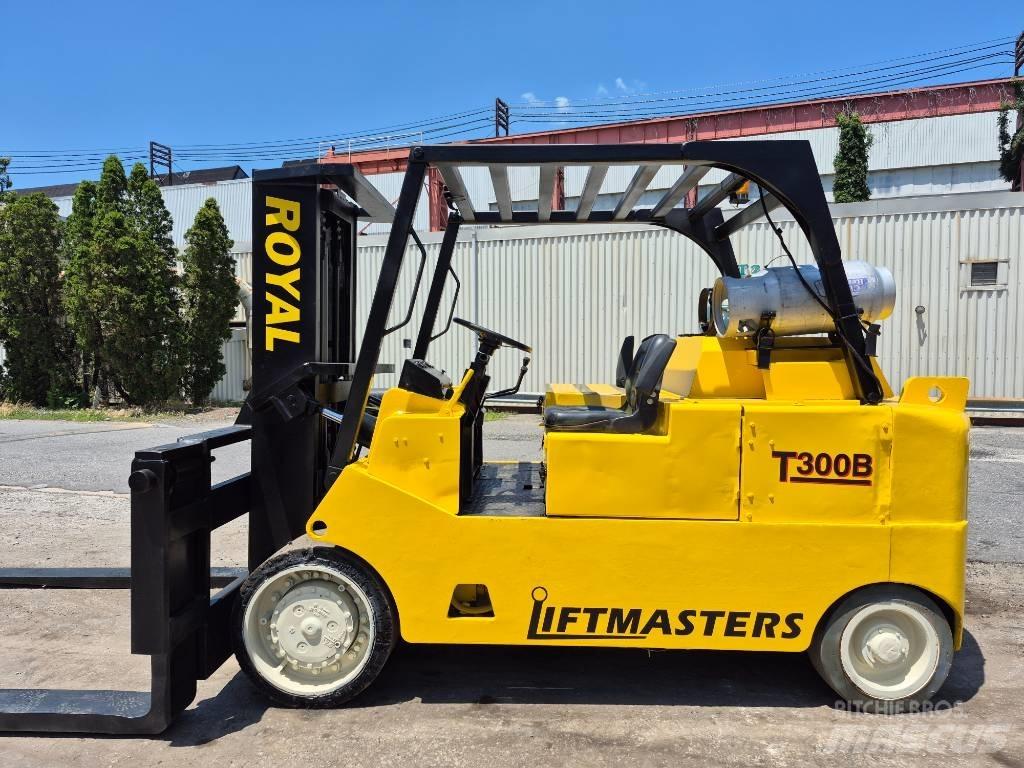 Royal T300B Rough terrain truck