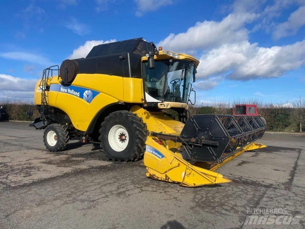 New Holland CX 780 Combine harvesters