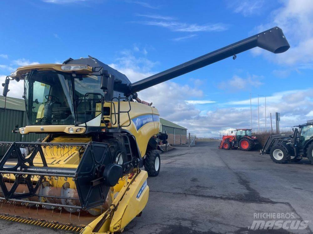 New Holland CX 780 Combine harvesters