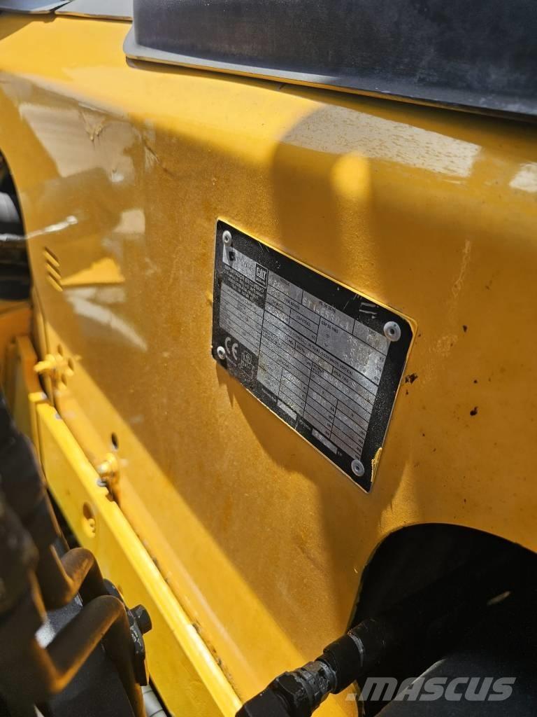 CAT 35 Diesel trucks