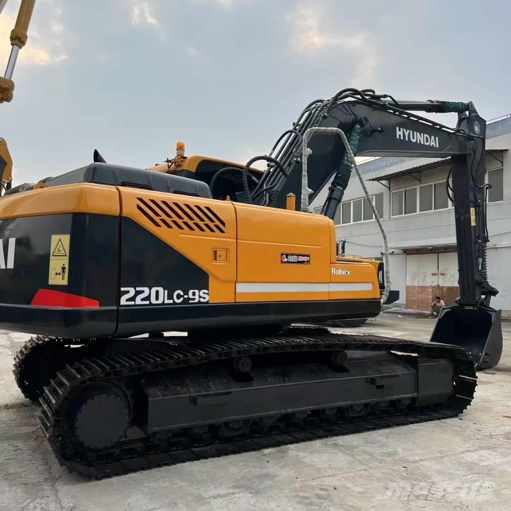 Hyundai R220LC-9S Mini excavators  7t - 12t
