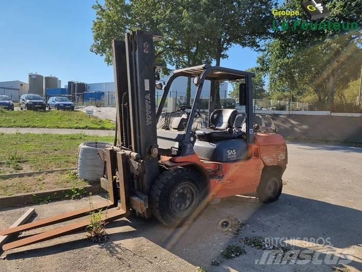 Toyota 02-7 FG A 50 LPG trucks