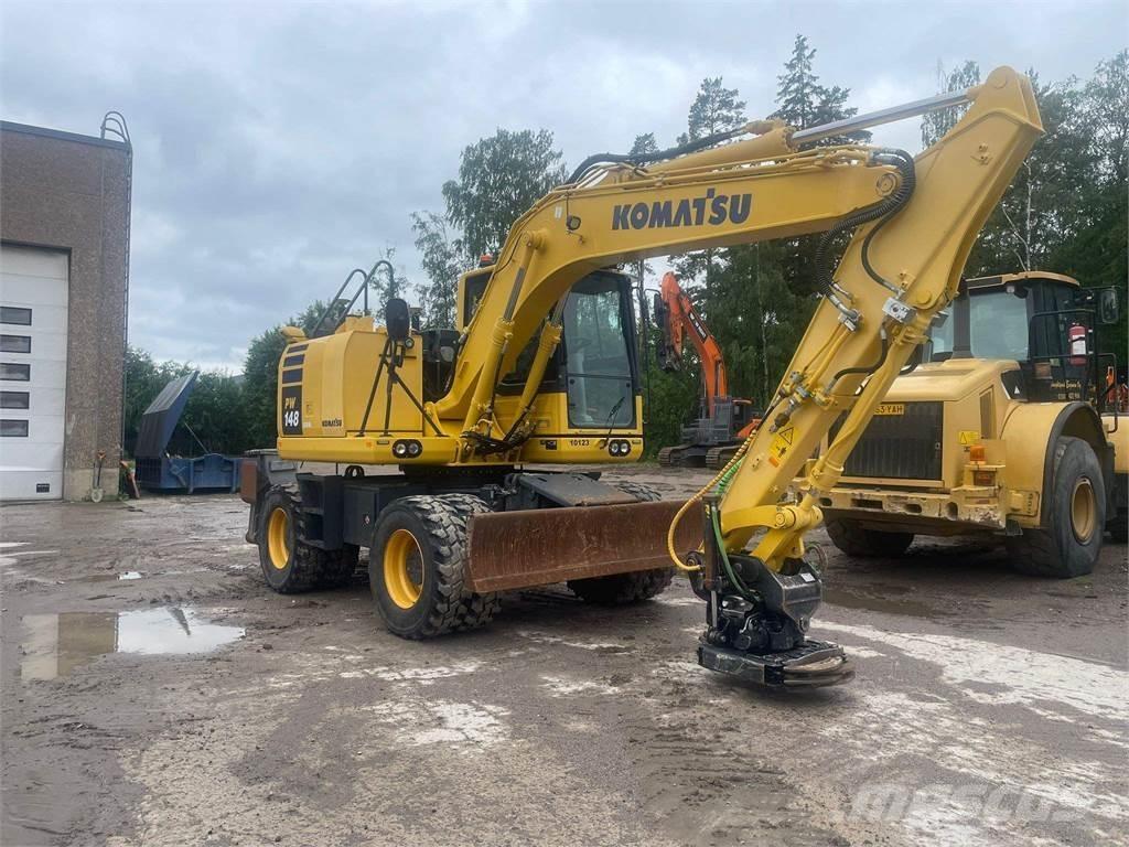 Komatsu PW148-10 Wheeled excavators