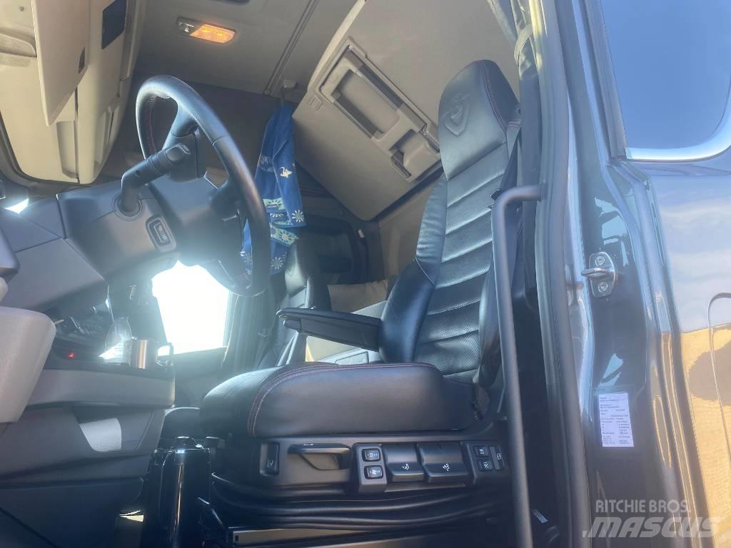 Scania S 520 Box trucks