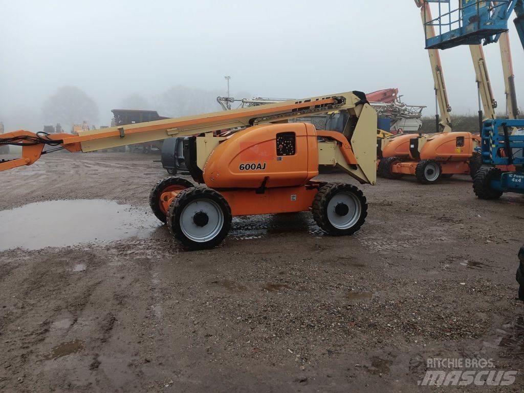 JLG 600AJ Articulated boom lifts